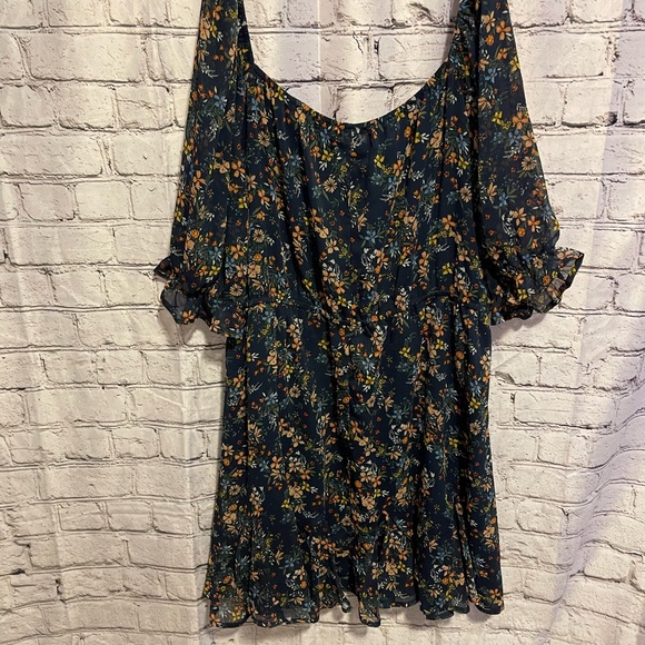 Franchescas XL dress - Picture 3 of 6